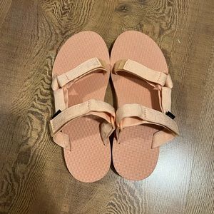 Teva Universal Slide Light Pink Women’s Size 8